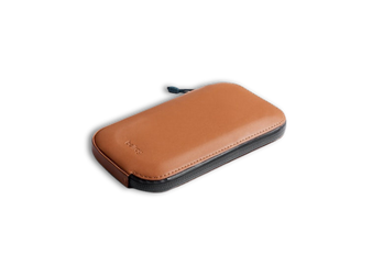 Bellroy All-Conditions Phone Pocket Plus - ブロンズ